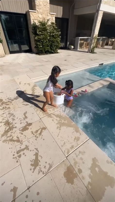 Khloe K Hidden H Mansion Pool Khloe Kardashian Khloe Khloe K