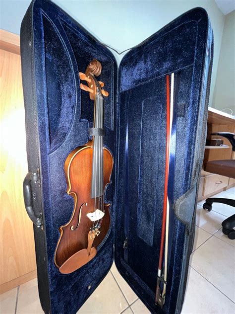 Full size violin, Hobbies & Toys, Music & Media, Musical Instruments on ...