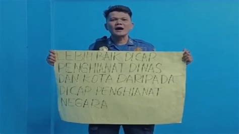 Foto Sosok Sandi Petugas Damkar Depok Yang Viral Ternyata Pernah