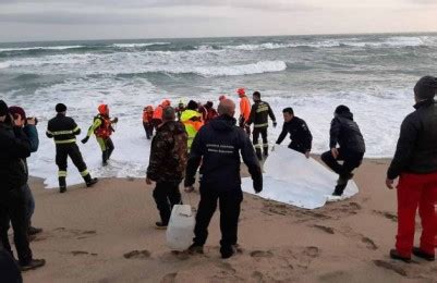 Naufragio Migranti A Cutro La Strage E Le Lacrime Di Coccodrillo