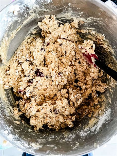 Crispy And Chewy Oatmeal Craisin Cookies Wendy Polisi