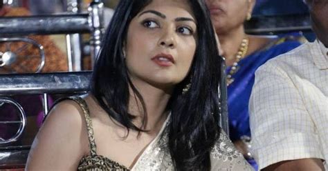 All Indian Beauties Kamalini Mukherjee Hot Stilss In Saree