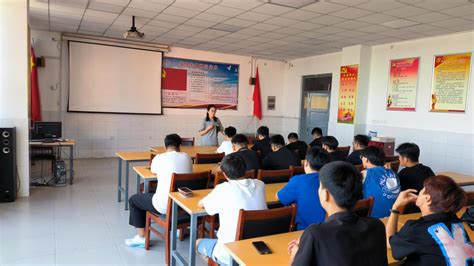 机械与汽车工程系开展学生干部日常工作例会 智能汽车与建筑工程系