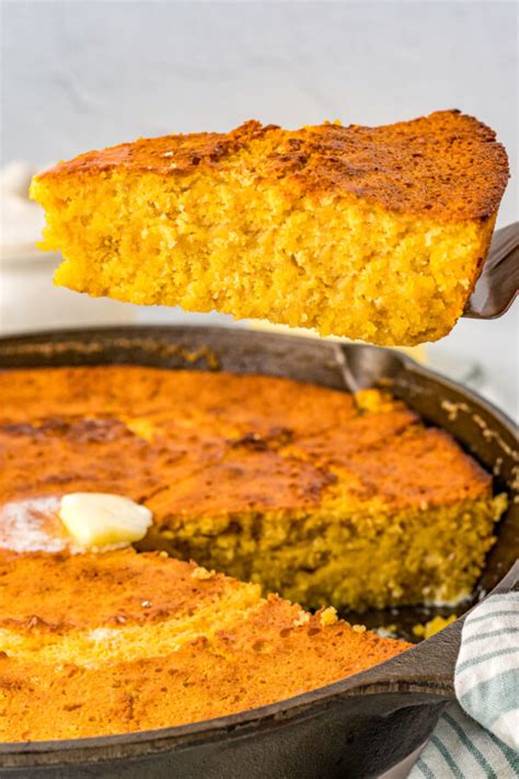 Sweet Cornbread Recipe | The Novice Chef