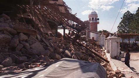 A A Os Del Terremoto De Febrero Impactantes Im Genes De La