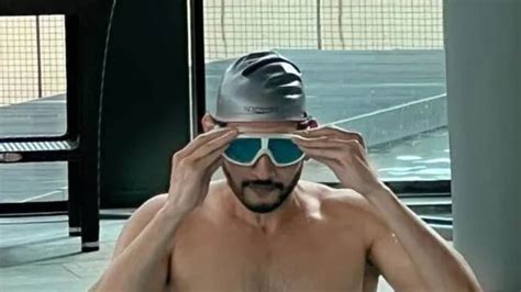 Hold Your Breath Mahesh Babus Shirtless Picture In A Pool Is Too Hot