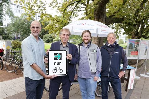 D Sseldorf Fahrradfreundlich Gr Npfeil F R Radler Installiert