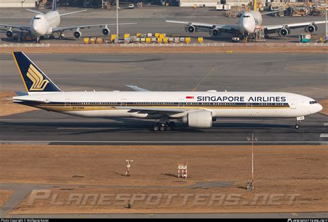 V Swk Singapore Airlines Boeing Er Photo By Wolfgang Kaiser