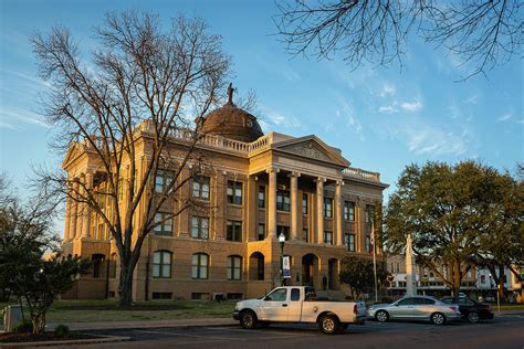 Williamson County Courthouse - Georgetown, Texas Photograph by Jeremy ...