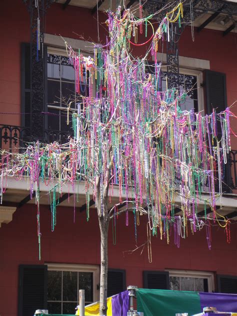 24 Things To Do With Mardi Gras Beads Artofit