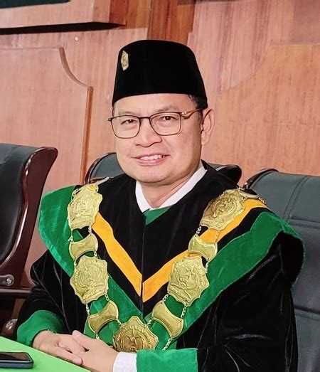 Prof Taruna Ikrar Dikukuhkan Jadi Guru Besar Tetap Farmakologi