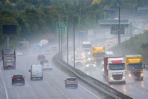 Flooding could hit UK as yellow weather warnings for rain issued by Met ...