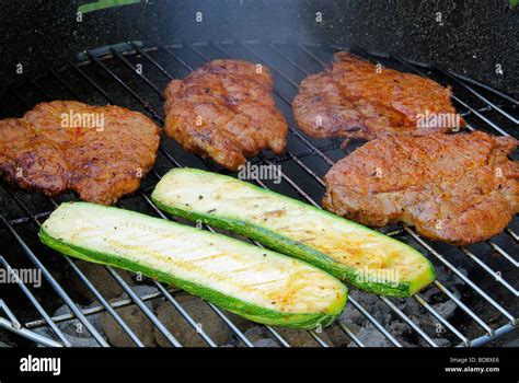 Grillen Barbecue Stock Photo Alamy