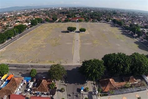 Alun Alun Utara Sejarah Dan Transformasi Simbol Kebudayaan Yogyakarta