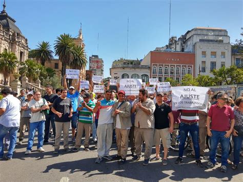 Mañana De Protestas Frente A Casa De Gobierno