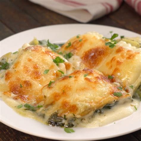 Creamy Spinach Artichoke Ravioli Bake