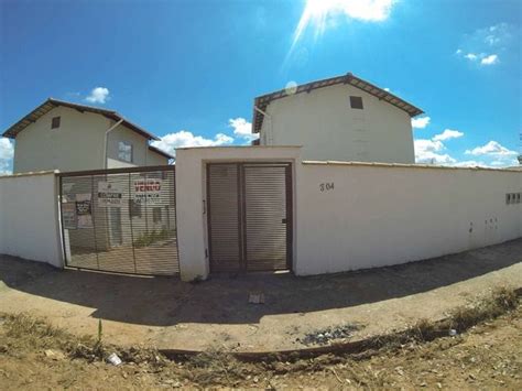 Excelente oportunidade Casa duplex à venda dois quartos e uma vaga