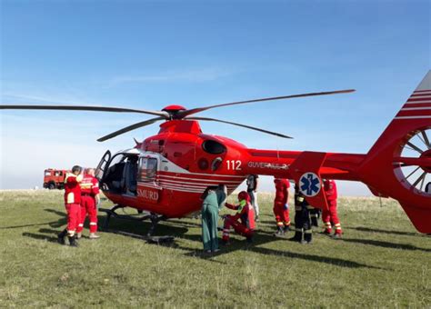 Foto Cluj Un B Rbat Transportat Cu Elicopterul La Spital Dup Ce A