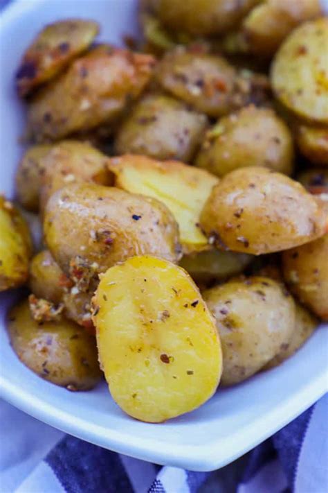 Slow Cooker Parmesan Garlic Potatoes • The Diary Of A Real Housewife