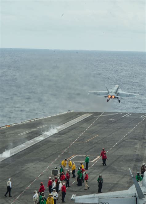 Dvids Images Uss Ronald Reagan Cvn 76 Conduct Flight Operations In The South China Sea