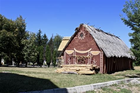 Знайомство з історією древньої трипільської цивілізації