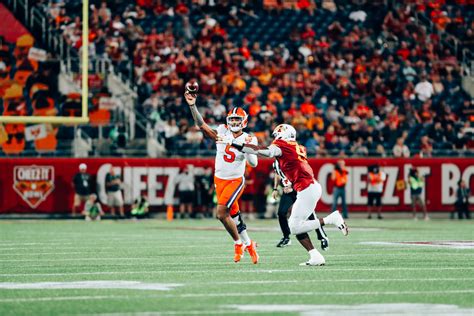 Clemson Tops Iowa State 20 13 To Win Cheez It Bowl Clemson Tigers