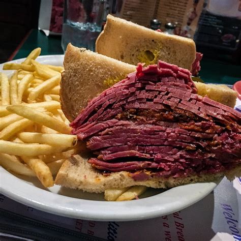 10 must-eat food in Montreal — BRB Travel Blog