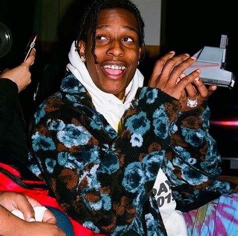 Rapper Faz Post Para Dizer Que N O Ruim De Cama Ap S Sex Tape Desanimada Vazar Monet