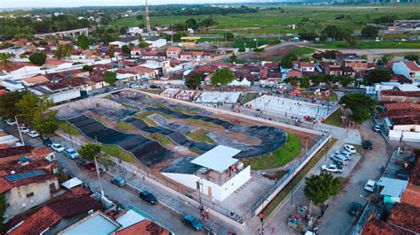 Prefeito Emerson Panta Faz Hist Ria Ao Inaugurar Pra A De Esportes