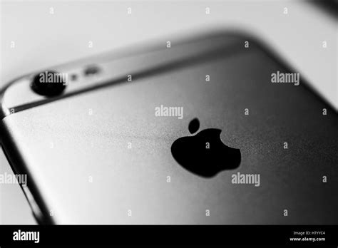 Apple Logo Fotos Und Bildmaterial In Hoher Auflösung Alamy