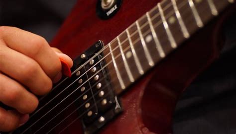 How To Play Guitar Fast With A Pick Using Three Exercises