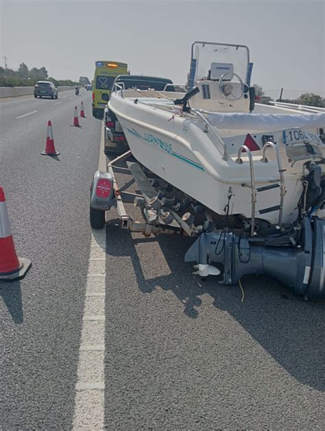 Un Todoterreno Que Remolcaba Una Lancha Sufre Un Accidente En La