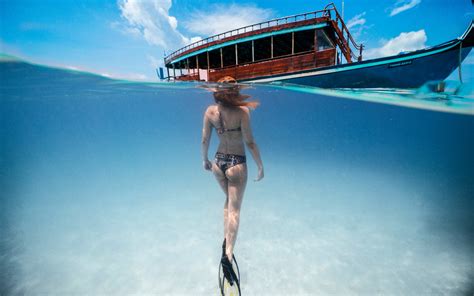 Wallpaper 500px Underwater Sea Boat Women 1920x1200 Wallpapermaniac 1251049 Hd