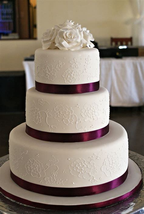 35 Burgundy Wedding Cakes On Your Big Day Chicwedd