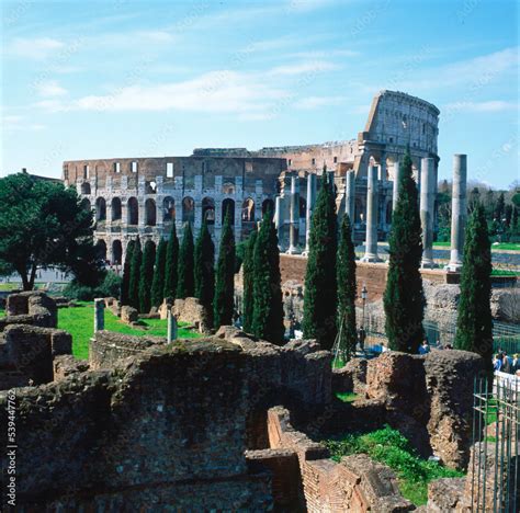 Foto De Roma Dai Fori Imperiali Al Foro Romano E Palatino Verso Il