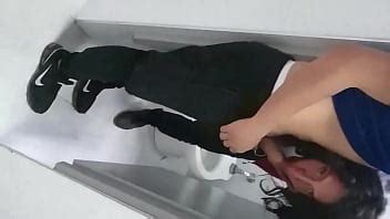 Amigos jugando en el baño publico CHICOSCAM XVIDEOS