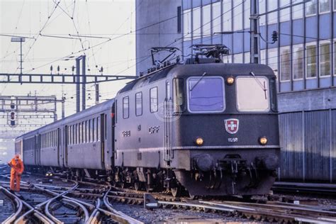 The Transport Library SBB Re 4 4II 11250 Olten 1983 Neil