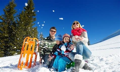 10 Family-Friendly Winter Activities