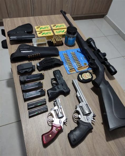 Fotos Caso De Violência Doméstica Faz Polícia Descobrir Arsenal De