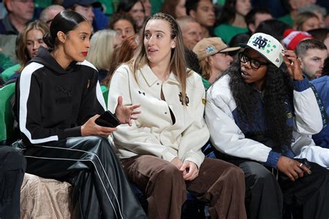 Notre Dame Skylar Diggins Smith And Arike Ogunbowale Celebrate Notre