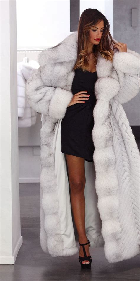 Pin By Sandra Huntington On Clementina Fur Coats Women Fur Coat Outfit Fur Coat Fashion