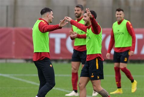 Roma Lallenamento Prima Della Partenza Per Il Portogallo FOTO