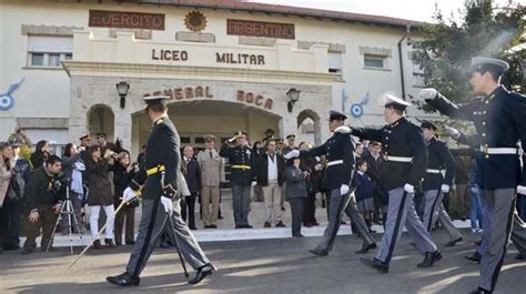 Entregan Uniformes A Cadetes Del Liceo Militar