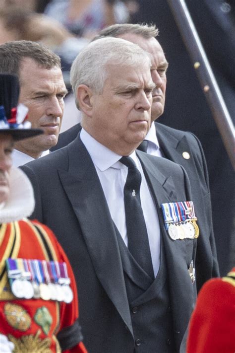 Vid O Le Prince Andrew Duc D York Arriv Es Au Service Fun Raire