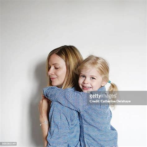 Mom Daughter Same Clothes ストックフォトと画像 Getty Images