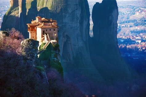 Rock Top Roussánou Monastery Metéora Mountains Greece Insight