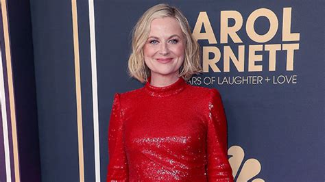 Amy Poehler Wears ‘baywatch Red Swimsuit In New Tiktok Video