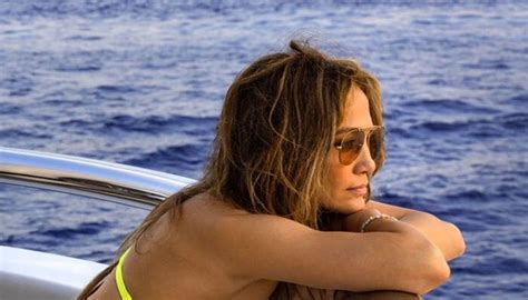 Jennifer Lopez Displays Her Killer Curves As She Shares New Sizzling Snap