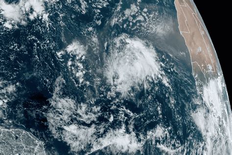 Tropical Disturbance Continues To Strengthen On Approach To U S Curve