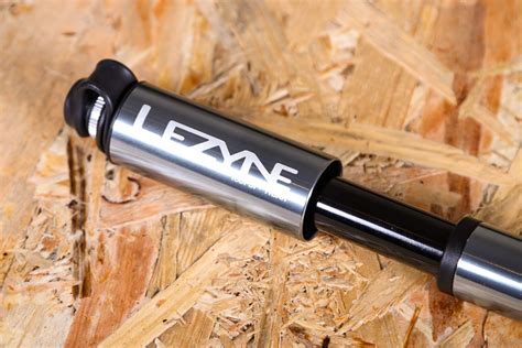 Review Lezyne Pocket Drive Mini Pump Road Cc